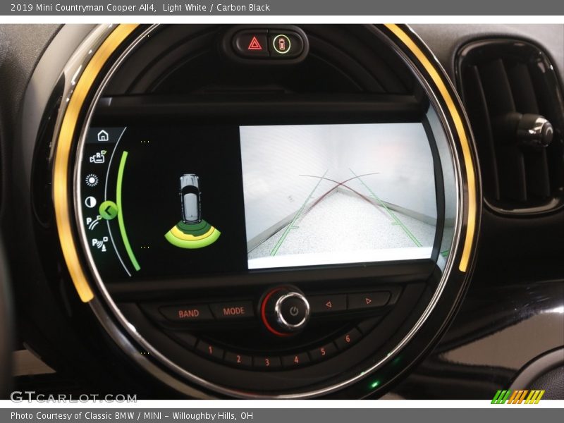 Light White / Carbon Black 2019 Mini Countryman Cooper All4