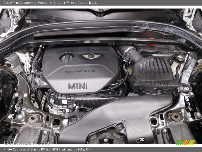 Light White / Carbon Black 2019 Mini Countryman Cooper All4