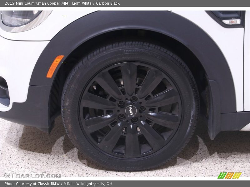 Light White / Carbon Black 2019 Mini Countryman Cooper All4