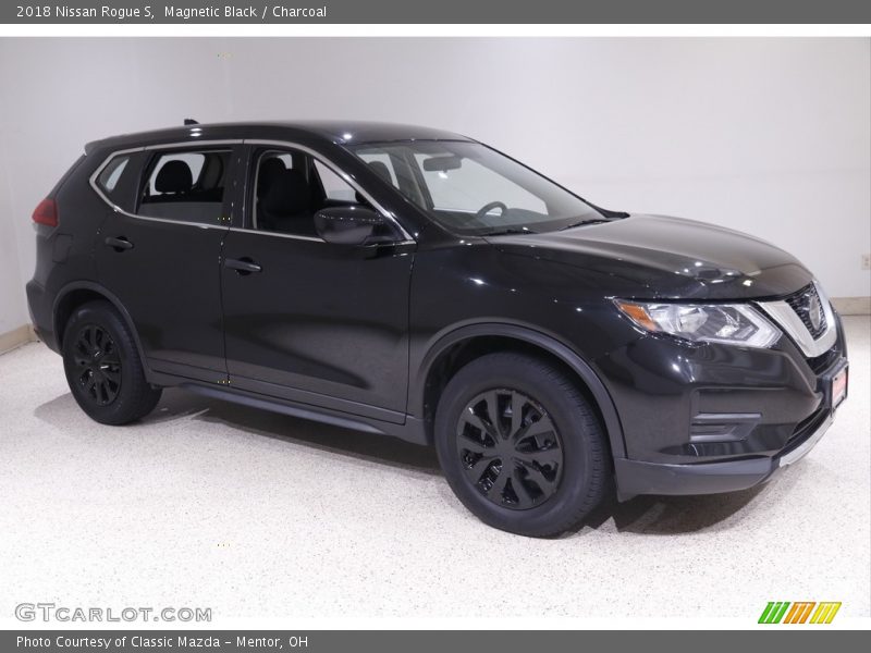 Magnetic Black / Charcoal 2018 Nissan Rogue S