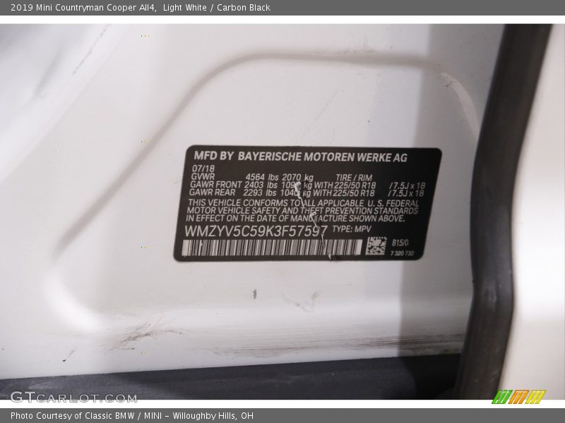 Light White / Carbon Black 2019 Mini Countryman Cooper All4