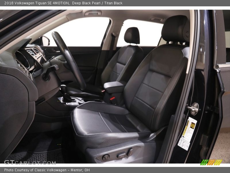 Deep Black Pearl / Titan Black 2018 Volkswagen Tiguan SE 4MOTION