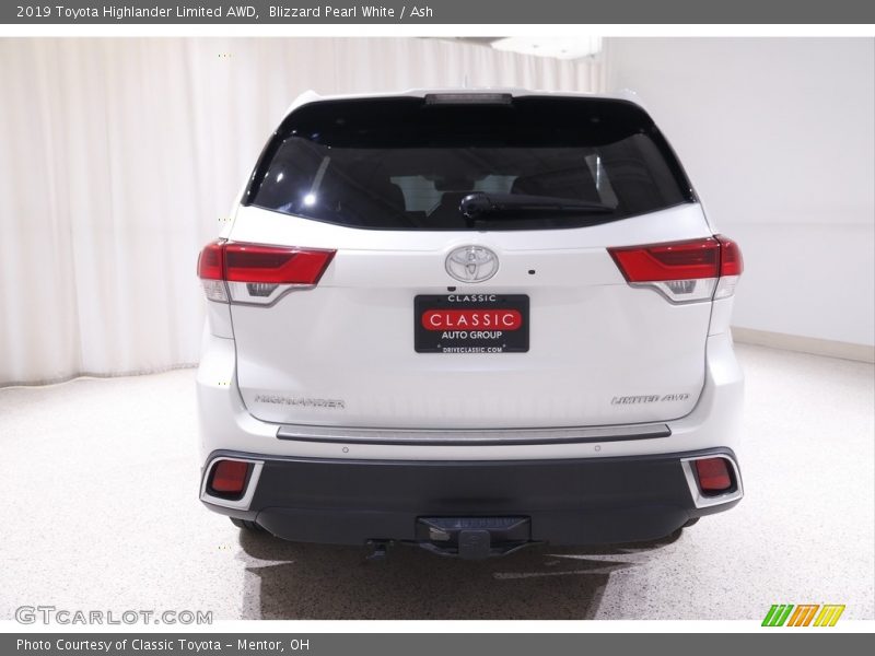 Blizzard Pearl White / Ash 2019 Toyota Highlander Limited AWD
