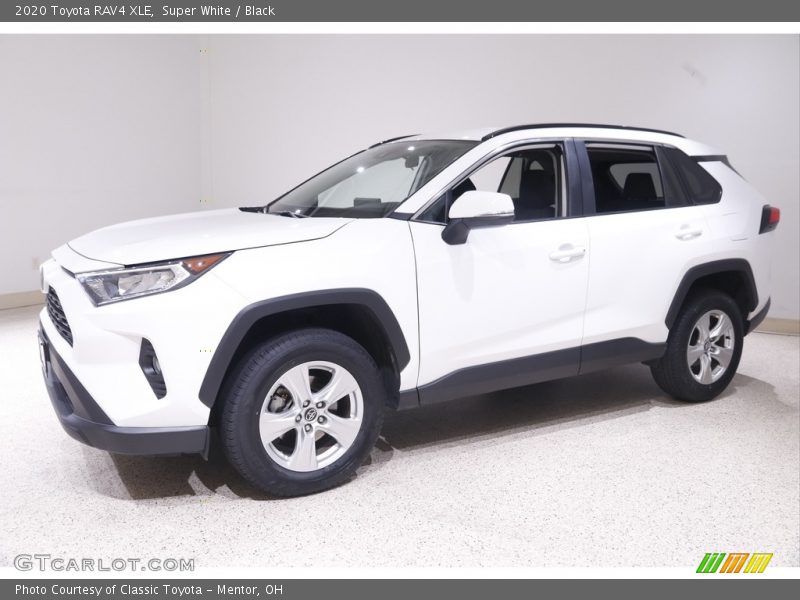 Super White / Black 2020 Toyota RAV4 XLE