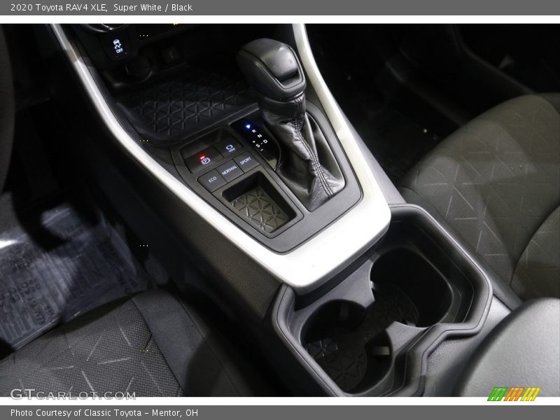 Super White / Black 2020 Toyota RAV4 XLE