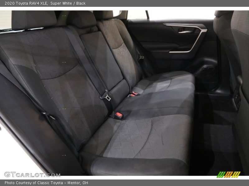 Super White / Black 2020 Toyota RAV4 XLE