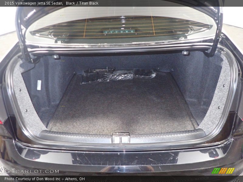 Black / Titan Black 2015 Volkswagen Jetta SE Sedan