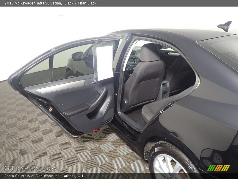 Black / Titan Black 2015 Volkswagen Jetta SE Sedan