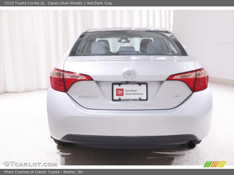 Classic Silver Metallic / Ash/Dark Gray 2019 Toyota Corolla LE
