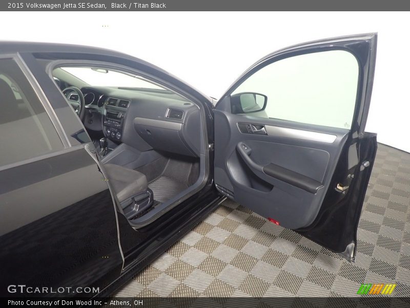 Black / Titan Black 2015 Volkswagen Jetta SE Sedan