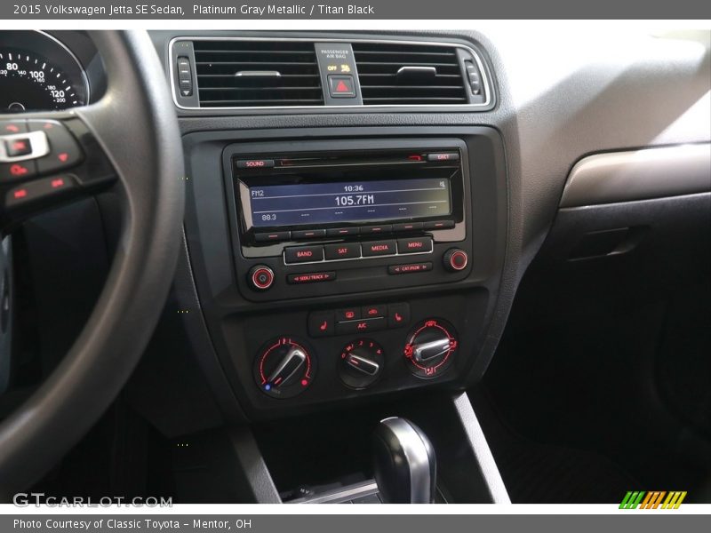 Platinum Gray Metallic / Titan Black 2015 Volkswagen Jetta SE Sedan