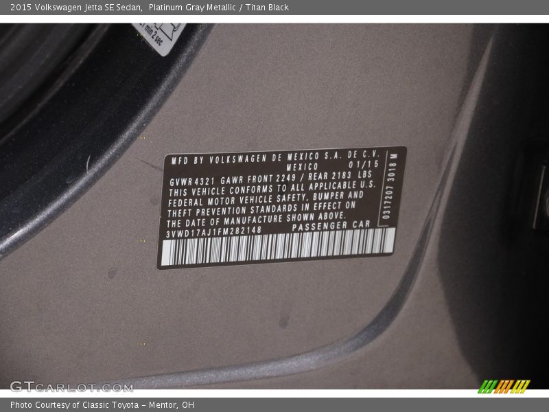 Platinum Gray Metallic / Titan Black 2015 Volkswagen Jetta SE Sedan