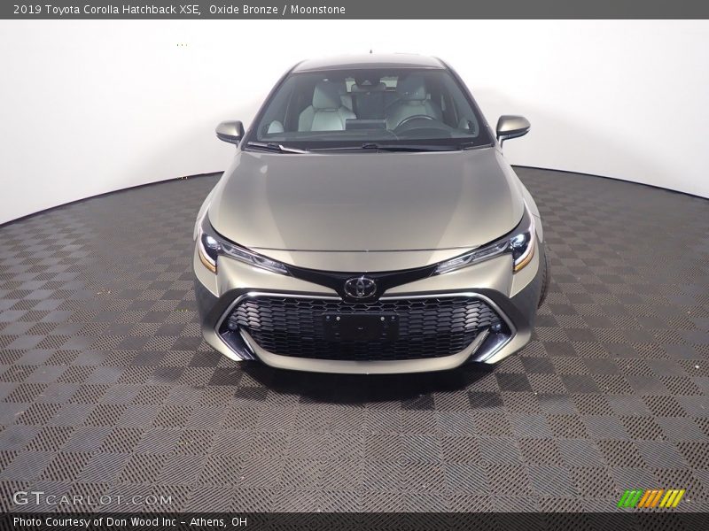 Oxide Bronze / Moonstone 2019 Toyota Corolla Hatchback XSE