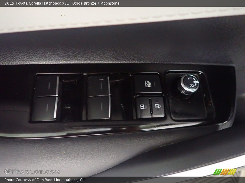 Oxide Bronze / Moonstone 2019 Toyota Corolla Hatchback XSE