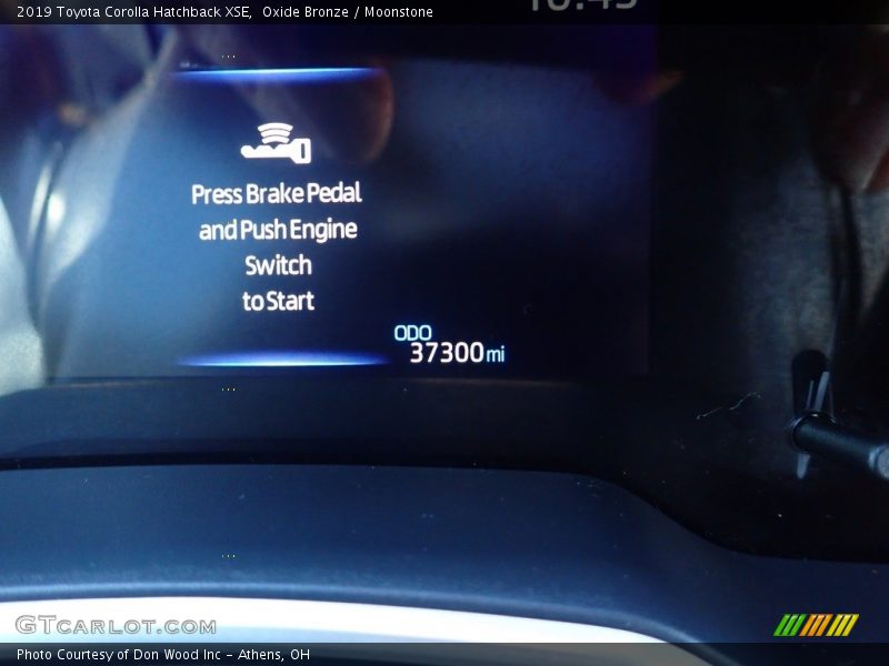 Oxide Bronze / Moonstone 2019 Toyota Corolla Hatchback XSE