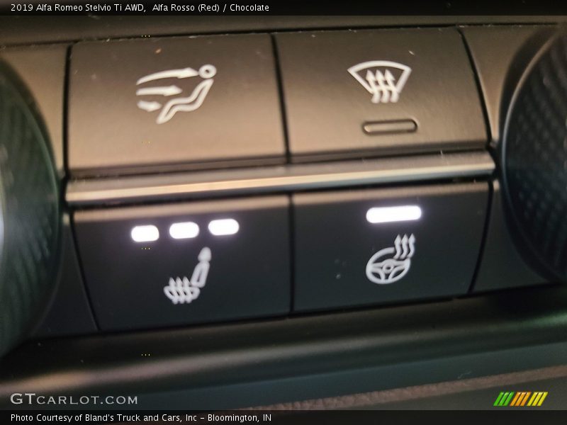 Alfa Rosso (Red) / Chocolate 2019 Alfa Romeo Stelvio Ti AWD
