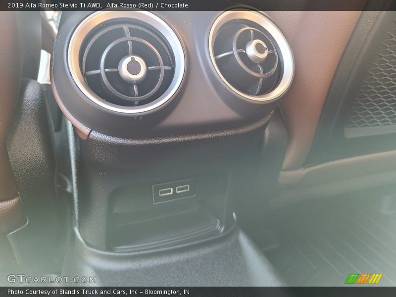 Alfa Rosso (Red) / Chocolate 2019 Alfa Romeo Stelvio Ti AWD