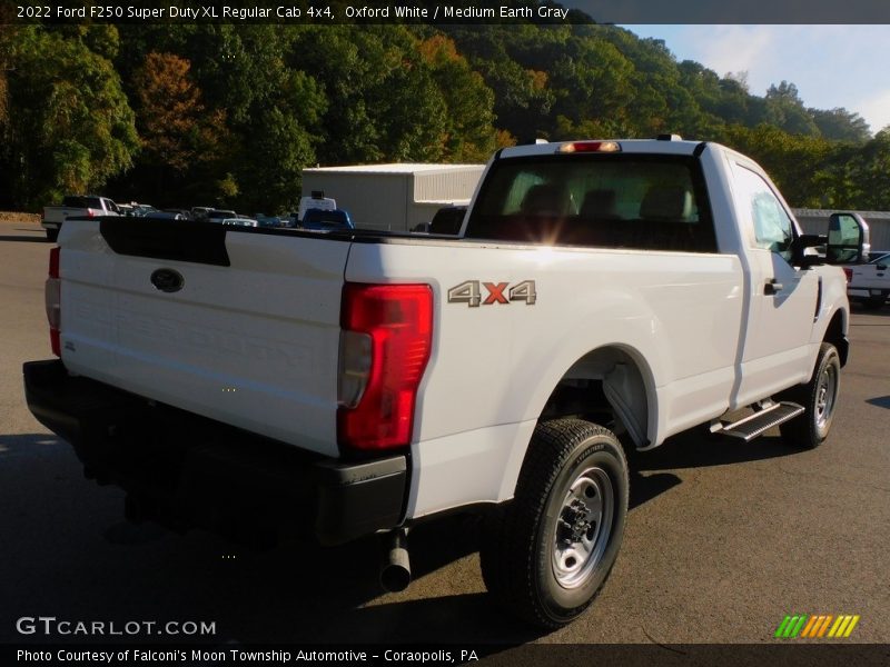 Oxford White / Medium Earth Gray 2022 Ford F250 Super Duty XL Regular Cab 4x4