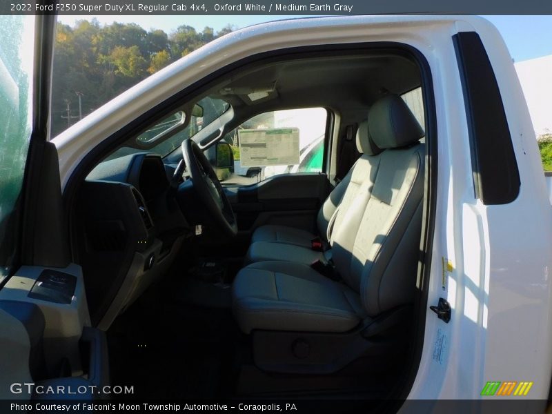 Oxford White / Medium Earth Gray 2022 Ford F250 Super Duty XL Regular Cab 4x4