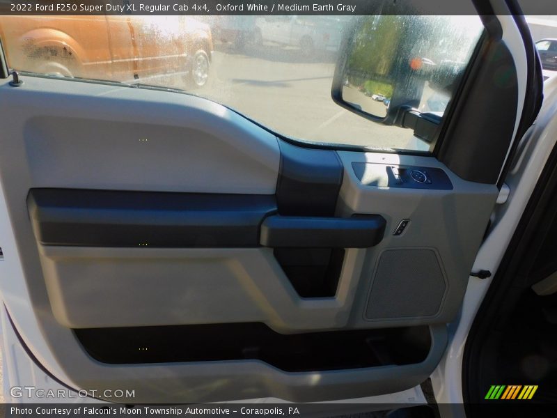 Oxford White / Medium Earth Gray 2022 Ford F250 Super Duty XL Regular Cab 4x4