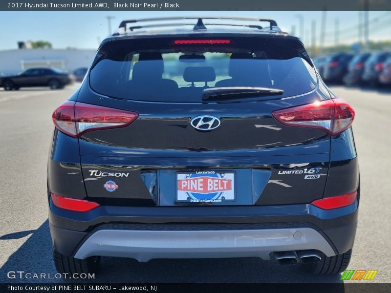 Black Noir Pearl / Black 2017 Hyundai Tucson Limited AWD