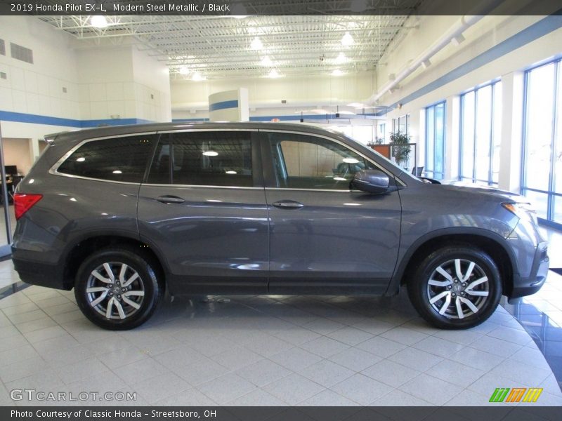 Modern Steel Metallic / Black 2019 Honda Pilot EX-L