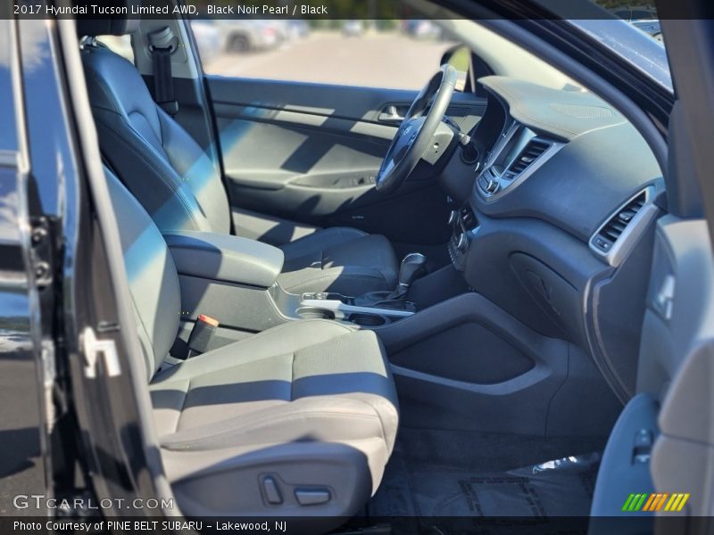 Black Noir Pearl / Black 2017 Hyundai Tucson Limited AWD