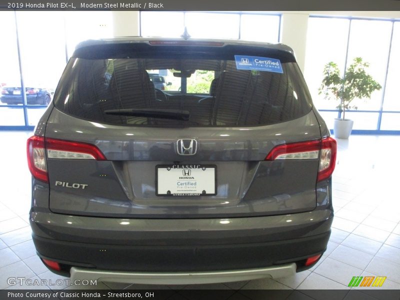 Modern Steel Metallic / Black 2019 Honda Pilot EX-L