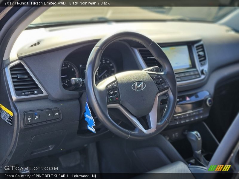 Black Noir Pearl / Black 2017 Hyundai Tucson Limited AWD