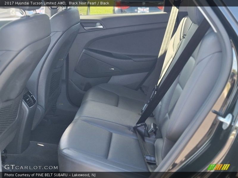 Black Noir Pearl / Black 2017 Hyundai Tucson Limited AWD