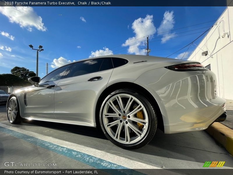 Chalk / Black/Chalk 2018 Porsche Panamera Turbo Executive