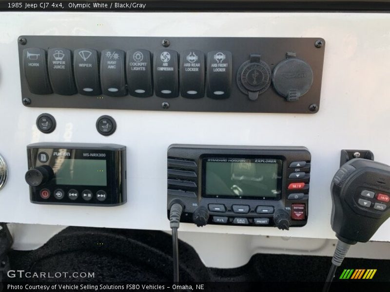 Olympic White / Black/Gray 1985 Jeep CJ7 4x4