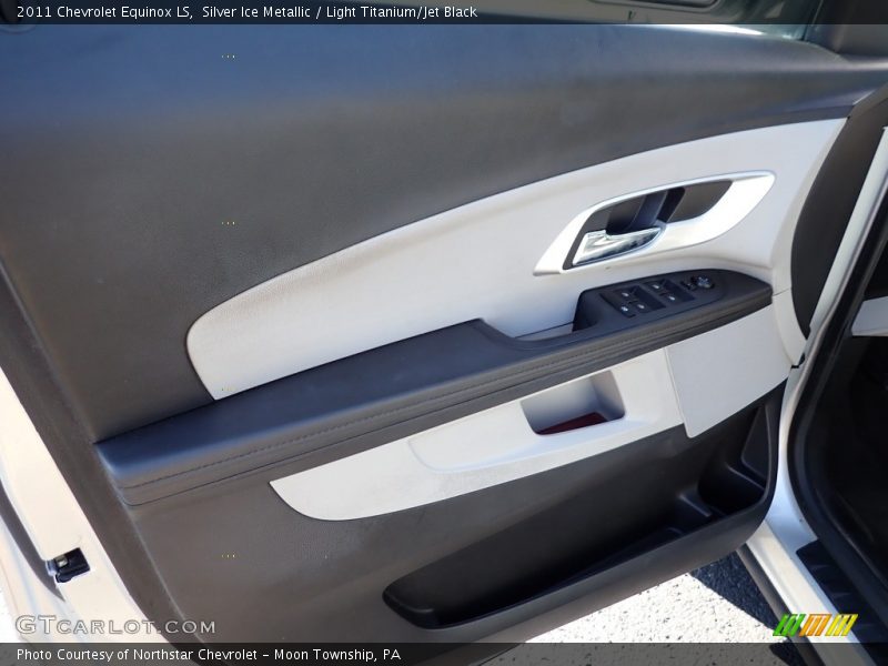 Silver Ice Metallic / Light Titanium/Jet Black 2011 Chevrolet Equinox LS