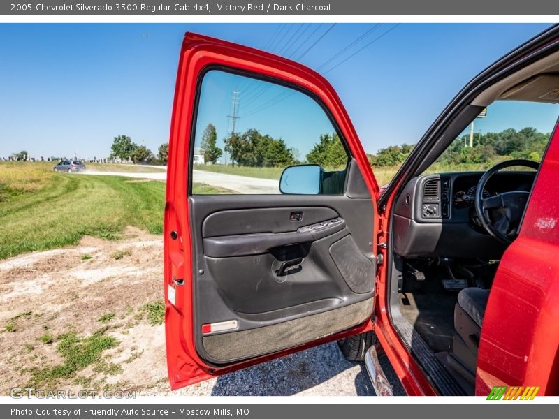Victory Red / Dark Charcoal 2005 Chevrolet Silverado 3500 Regular Cab 4x4