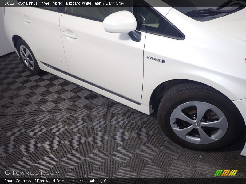 Blizzard White Pearl / Dark Gray 2013 Toyota Prius Three Hybrid