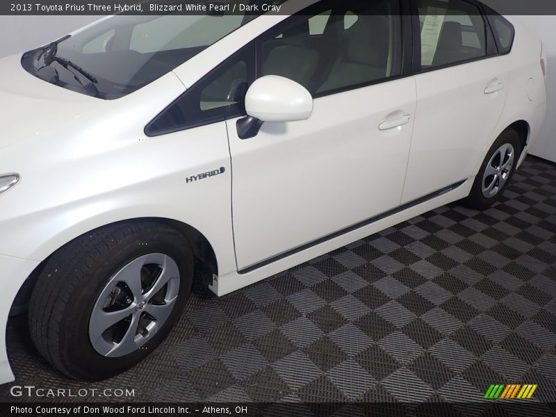 Blizzard White Pearl / Dark Gray 2013 Toyota Prius Three Hybrid