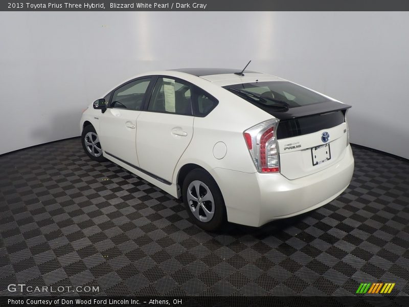 Blizzard White Pearl / Dark Gray 2013 Toyota Prius Three Hybrid