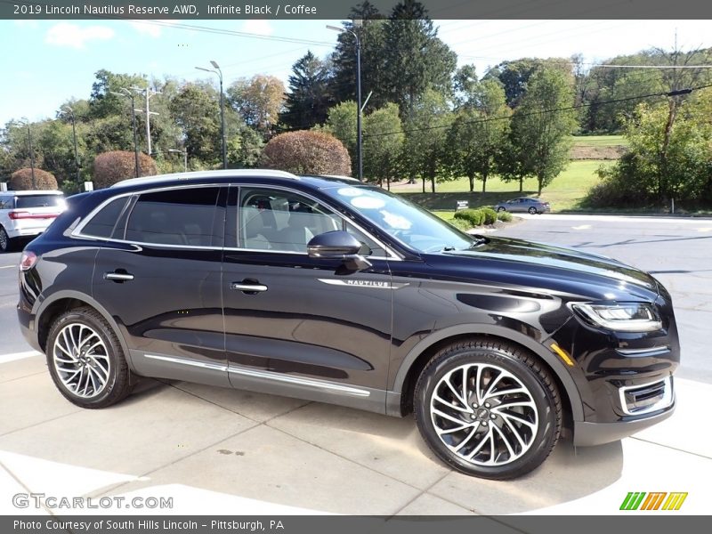 Infinite Black / Coffee 2019 Lincoln Nautilus Reserve AWD