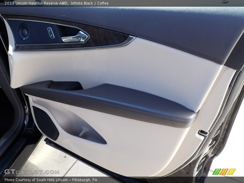 Infinite Black / Coffee 2019 Lincoln Nautilus Reserve AWD