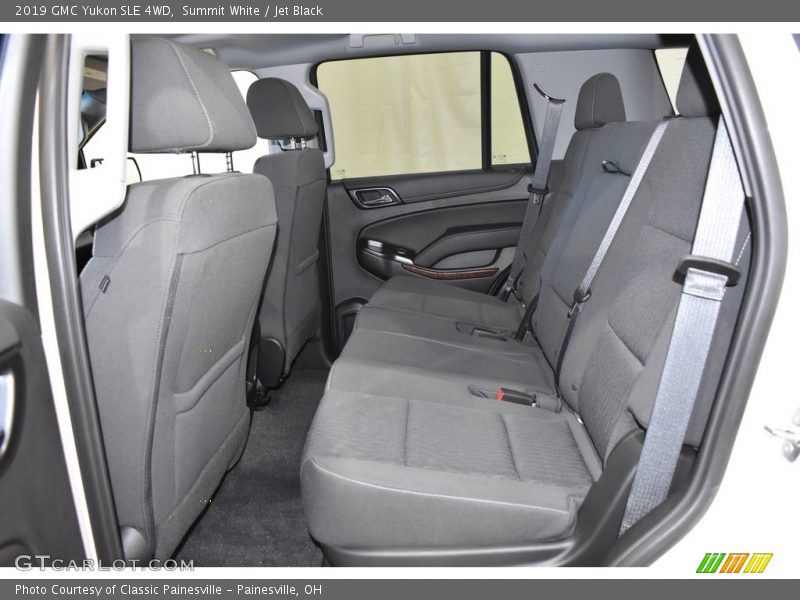 Summit White / Jet Black 2019 GMC Yukon SLE 4WD