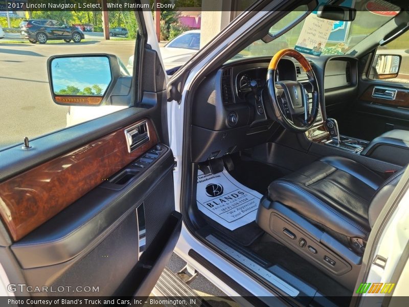 White Platinum / Ebony 2017 Lincoln Navigator L Select