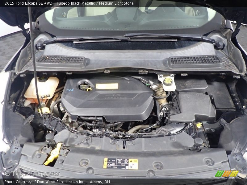 Tuxedo Black Metallic / Medium Light Stone 2015 Ford Escape SE 4WD