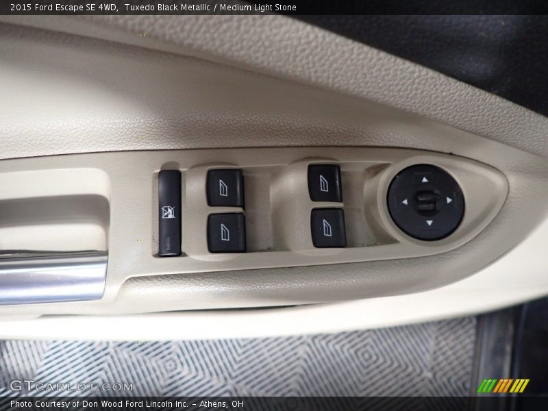Tuxedo Black Metallic / Medium Light Stone 2015 Ford Escape SE 4WD