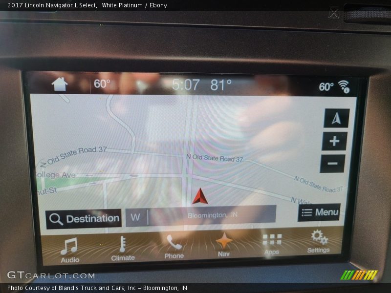 White Platinum / Ebony 2017 Lincoln Navigator L Select
