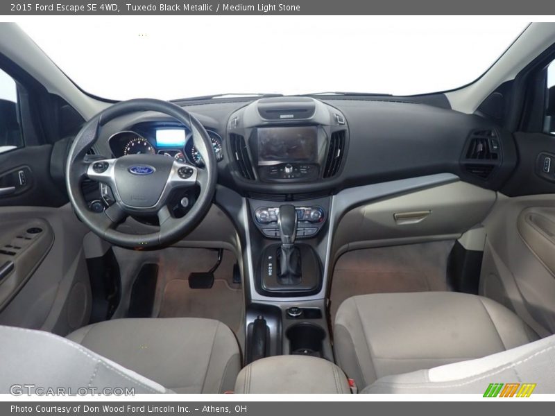 Tuxedo Black Metallic / Medium Light Stone 2015 Ford Escape SE 4WD