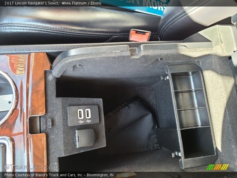 White Platinum / Ebony 2017 Lincoln Navigator L Select