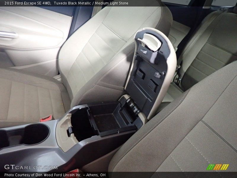 Tuxedo Black Metallic / Medium Light Stone 2015 Ford Escape SE 4WD
