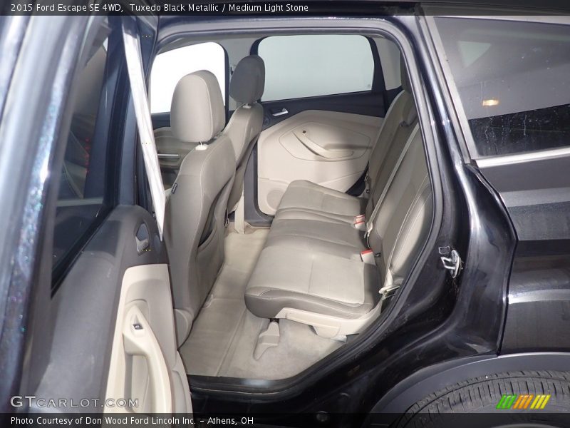 Tuxedo Black Metallic / Medium Light Stone 2015 Ford Escape SE 4WD