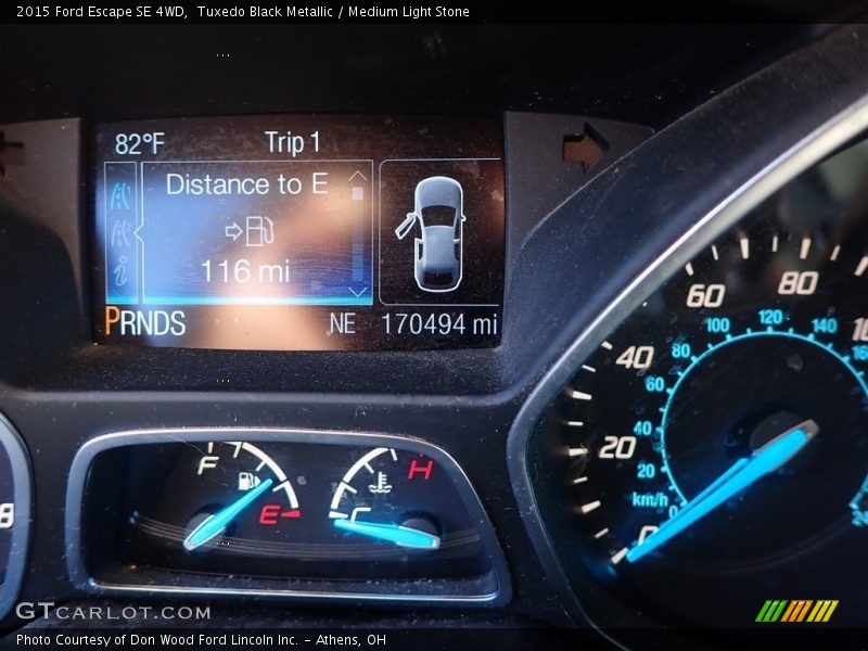 Tuxedo Black Metallic / Medium Light Stone 2015 Ford Escape SE 4WD