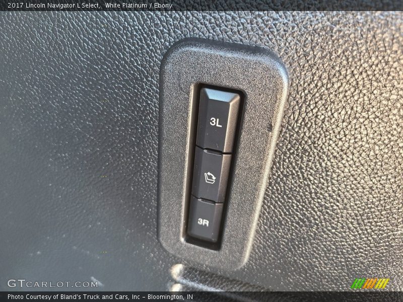 White Platinum / Ebony 2017 Lincoln Navigator L Select